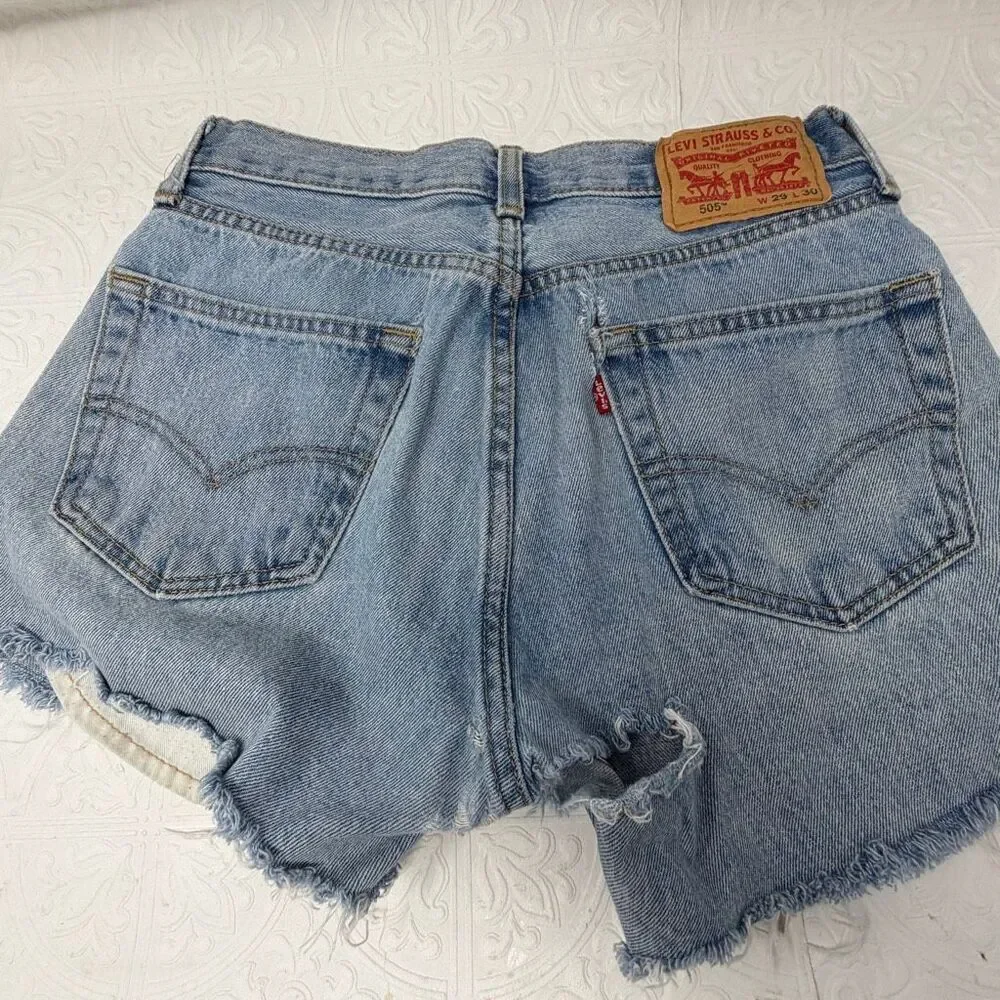 Levi’s Blue Distressed Mid Rise 505 Cut Off Frayed Denim Shorts Size 29x30